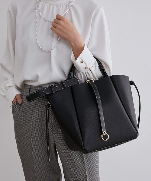 ROPE' PICNIC（ロペピクニック）の「【軽量＆マルチWAY】リングロックミドルバッグ（ショルダーバッグ・レディース・ブラック/ダークグリーン/オフホワイト/サックスブルー/グレー系その他/ピンク系その他2・FREE）」の3枚目の写真