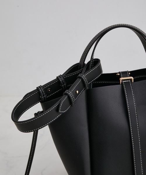 ROPE' PICNIC（ロペピクニック）の「【軽量＆マルチWAY】リングロックミドルバッグ（ショルダーバッグ・レディース・ブラック/ダークグリーン/オフホワイト/サックスブルー/グレー系その他/ピンク系その他2・FREE）」の12枚目の写真