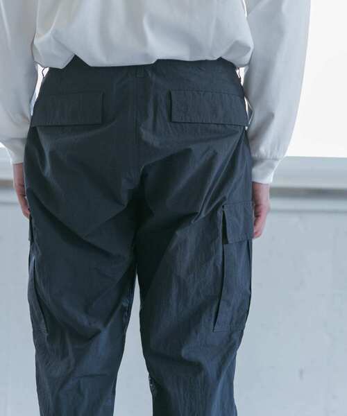 URBAN RESEARCH DOORS（アーバンリサーチドアーズ）の「リップストップミリタリートラウザー（その他パンツ・メンズ・グレー/ネイビー・40/38）」の6枚目の写真