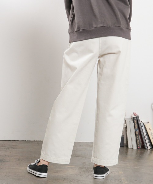 Honeys（ハニーズ）の「デニムストレートパンツ（デニムパンツ・レディース・インディゴブルー/ブルー/アイボリー/モカ/グリーン系その他・SS/S/M/L）」の9枚目の写真