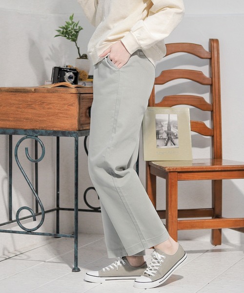 Honeys（ハニーズ）の「デニムストレートパンツ（デニムパンツ・レディース・インディゴブルー/ブルー/アイボリー/モカ/グリーン系その他・SS/S/M/L）」の17枚目の写真