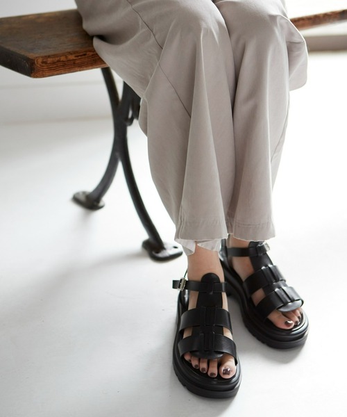 Fabby fabby（ファビィーファビィー）の「グルカスポーツサンダル / グルカサンダル（サンダル・レディース・ブラック/オフホワイト・MEDIUM/LARGE/SMALL）」の13枚目の写真