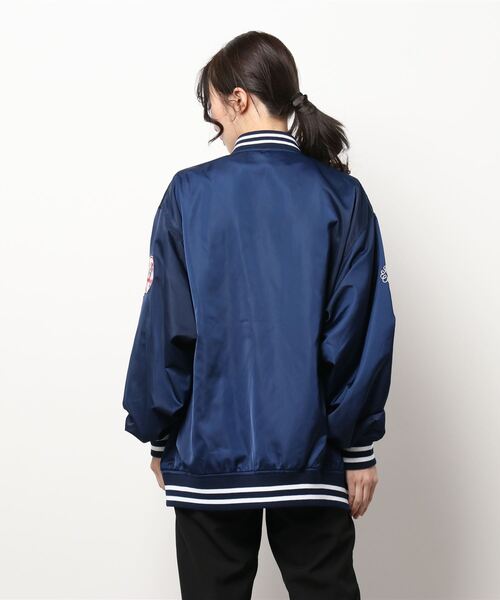 RODEO CROWNS WIDE BOWL（ロデオクラウンズワイドボウル）の「MLB TEAM スタジアムブルゾン（スタジャン・レディース・グリーン/ネイビー/ブルー・FREE）」の4枚目の写真