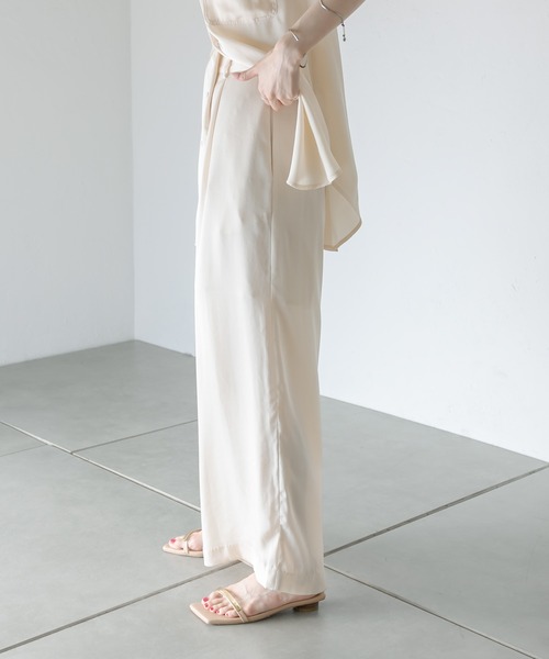 mystic(ミスティック)の「セットUPタックパンツ(その他パンツ・レディース・ネイビー/アイボリー・FREE)」の5枚目の写真