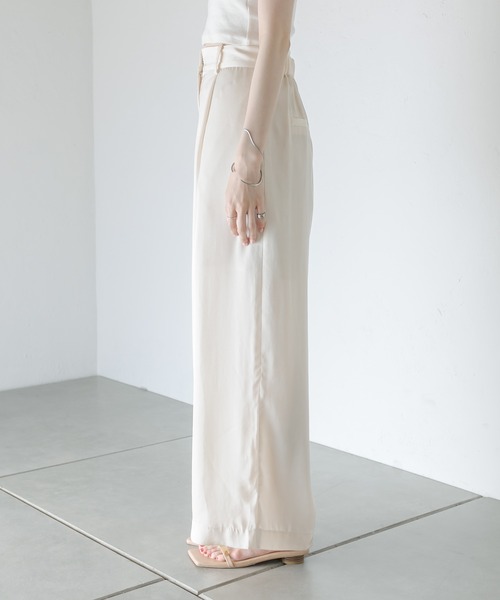 mystic(ミスティック)の「セットUPタックパンツ(その他パンツ・レディース・ネイビー/アイボリー・FREE)」の11枚目の写真