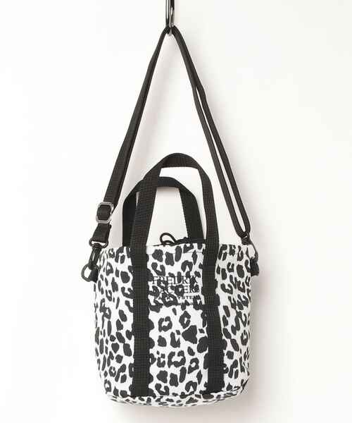 FREDRIK PACKERS（フレドリックパッカーズ）の「【FREDRIK PACKERS】1000D DRAWSTRING TOTE MINI（トートバッグ・レディース・ブラック/ベージュ/レオパード/マルチ・FREE）」の3枚目の写真