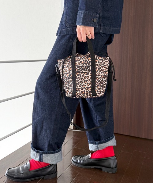 FREDRIK PACKERS（フレドリックパッカーズ）の「【FREDRIK PACKERS】1000D DRAWSTRING TOTE MINI（トートバッグ・レディース・ブラック/ベージュ/レオパード/マルチ・FREE）」の4枚目の写真