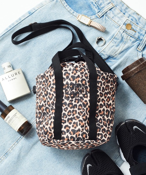 FREDRIK PACKERS（フレドリックパッカーズ）の「【FREDRIK PACKERS】1000D DRAWSTRING TOTE MINI（トートバッグ・レディース・ブラック/ベージュ/レオパード/マルチ・FREE）」の9枚目の写真