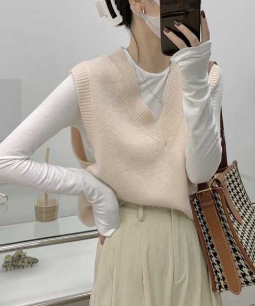 Vipoa（ヴィポア）の「Vネックベーシックベスト（ベスト・レディース・グレー/ブルー/イエロー/アイボリー/ブラック/ホワイト・FREE）」の3枚目の写真