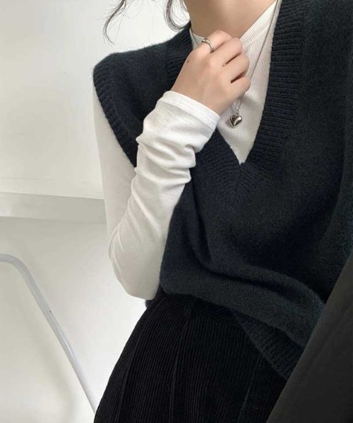 Vipoa（ヴィポア）の「Vネックベーシックベスト（ベスト・レディース・グレー/ブルー/イエロー/アイボリー/ブラック/ホワイト・FREE）」の13枚目の写真