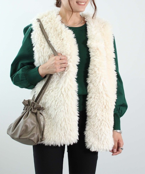 toucher du brise(トゥシェドブリーズ)の「エコファーベスト(ベスト・レディース・ベージュ/ピンク/ダークブラウン/オフホワイト・M)」の2枚目の写真