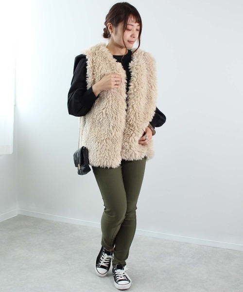 toucher du brise(トゥシェドブリーズ)の「エコファーベスト(ベスト・レディース・ベージュ/ピンク/ダークブラウン/オフホワイト・M)」の15枚目の写真