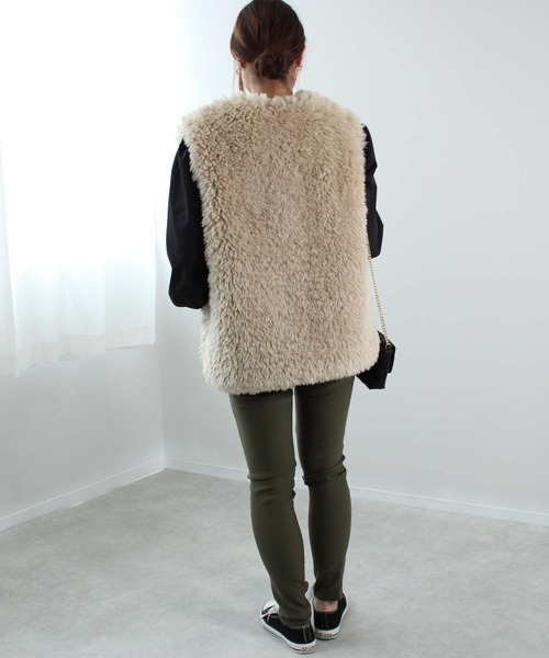 toucher du brise(トゥシェドブリーズ)の「エコファーベスト(ベスト・レディース・ベージュ/ピンク/ダークブラウン/オフホワイト・M)」の13枚目の写真