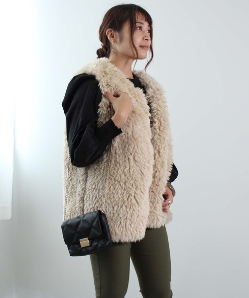 toucher du brise(トゥシェドブリーズ)の「エコファーベスト(ベスト・レディース・ベージュ/ピンク/ダークブラウン/オフホワイト・M)」の10枚目の写真