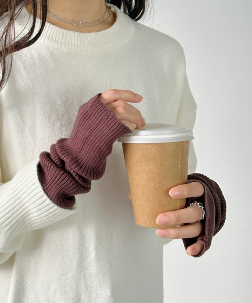 CLEA(クレア)の「カラーロング丈リブニットウォーマー(アームカバー・レディース・ホワイト/ブラック/ブラウン/レッド/ブルー/モカ/グリーン系その他・FREE)」の3枚目の写真