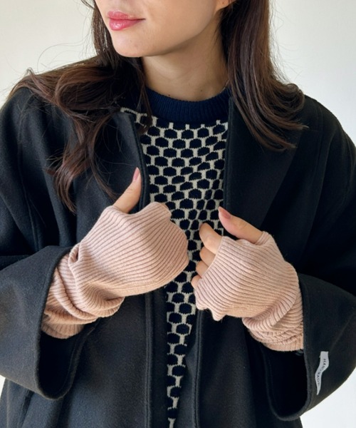 CLEA(クレア)の「カラーロング丈リブニットウォーマー(アームカバー・レディース・ホワイト/ブラック/ブラウン/レッド/ブルー/モカ/グリーン系その他・FREE)」の4枚目の写真