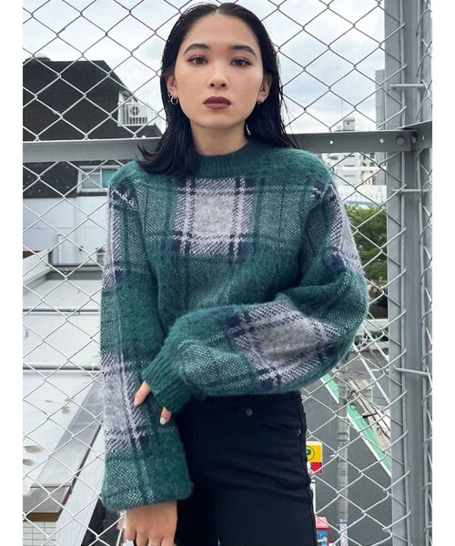 EMODA(エモダ)の「チェックパフスリーブニット(ニット/セーター・レディース・ブラック/ベージュ/グリーン・FREE)」の20枚目の写真