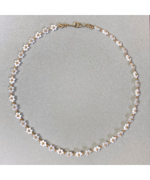 tone（トーン）の「【belleneige】フラワービーズネックレス(MA)（ネックレス・レディース・ブルー/パープル/ホワイト・FREE）」の2枚目の写真