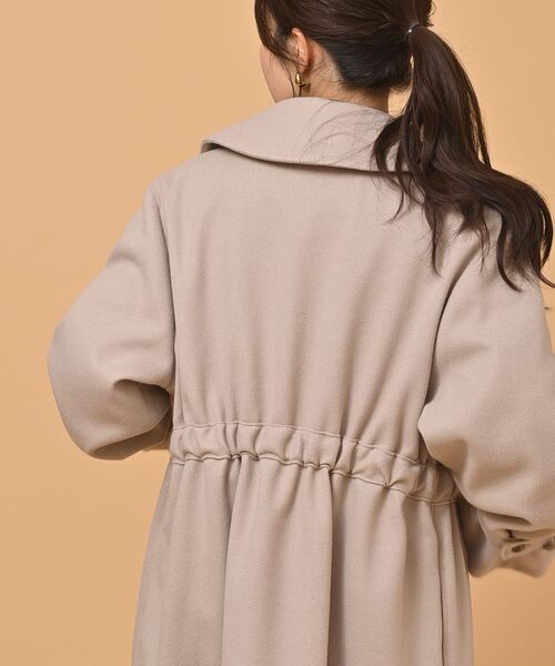 rps（アールピーエス）の「ウエストリボンチェスターコート（チェスターコート・レディース・ブラック/グレイッシュベージュ/モカ・M）」の13枚目の写真