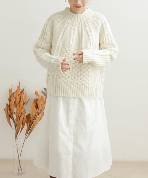 URBAN RESEARCH DOORS（アーバンリサーチドアーズ）の「ケーブルクルーネックニット（ニット/セーター・レディース・オフホワイト/ネイビー・MEDIUM）」の4枚目の写真