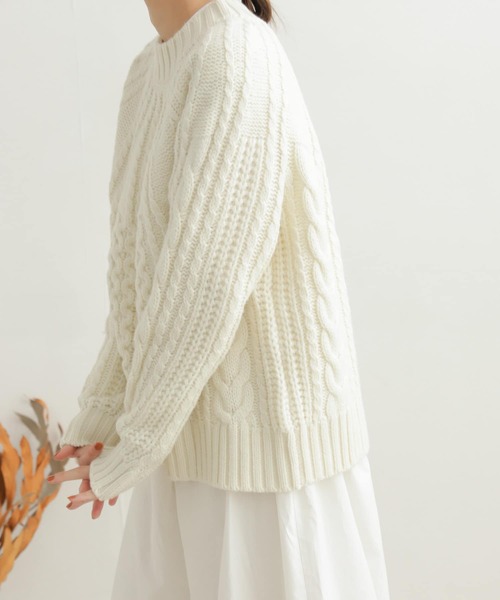 URBAN RESEARCH DOORS（アーバンリサーチドアーズ）の「ケーブルクルーネックニット（ニット/セーター・レディース・オフホワイト/ネイビー・MEDIUM）」の5枚目の写真