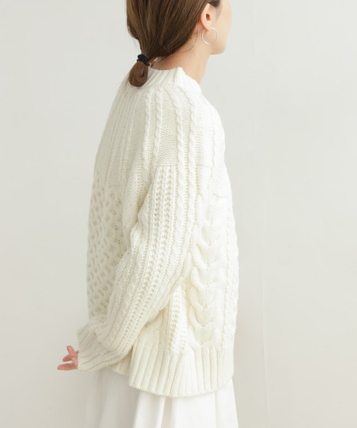 URBAN RESEARCH DOORS（アーバンリサーチドアーズ）の「ケーブルクルーネックニット（ニット/セーター・レディース・オフホワイト/ネイビー・MEDIUM）」の7枚目の写真