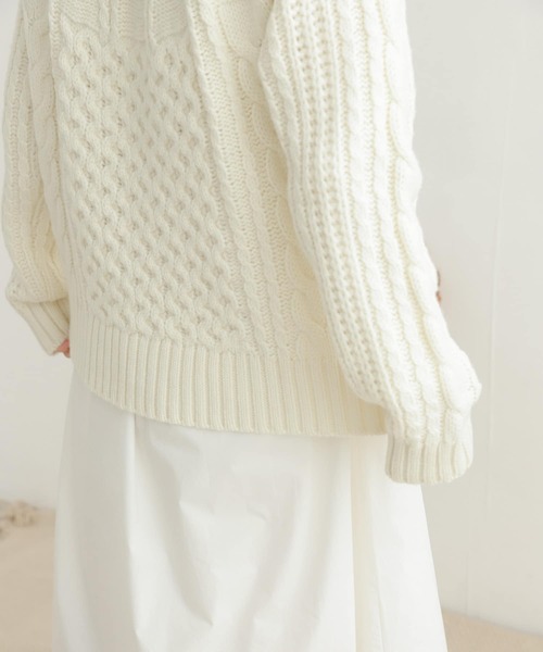 URBAN RESEARCH DOORS（アーバンリサーチドアーズ）の「ケーブルクルーネックニット（ニット/セーター・レディース・オフホワイト/ネイビー・MEDIUM）」の8枚目の写真