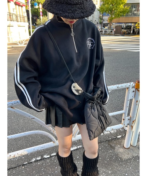 WC（ダブル シー）の「ハーフジップラインスウェット（スウェット