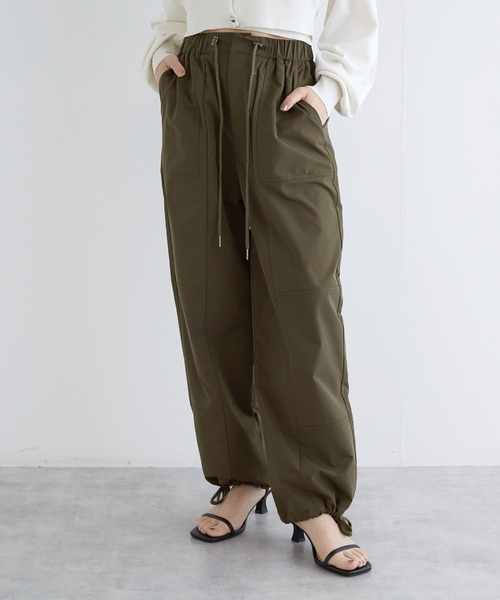 w closet（ダブルクローゼット）の「裾リボンカーゴパンツ（カーゴパンツ・レディース・ピンク/カーキ/ブラック/オフホワイト・FREE）」の4枚目の写真
