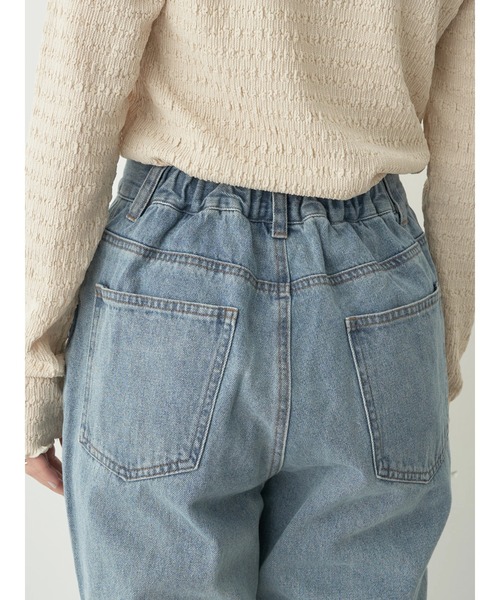 earth music&ecology（アースミュージックアンドエコロジー）の「マチ付きルーズデニムパンツ（デニムパンツ・レディース・ホワイト/ライトインディゴブルー・S/M/L）」の19枚目の写真