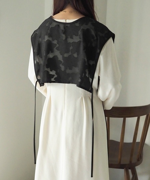 Riberry（リベリー）の「花柄ジャガード前後2WAYビスチェ（ベスト・レディース・ブラック/オフホワイト/キナリ・MEDIUM）」の11枚目の写真