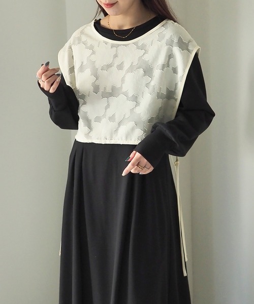 Riberry（リベリー）の「花柄ジャガード前後2WAYビスチェ（ベスト・レディース・ブラック/オフホワイト/キナリ・MEDIUM）」の4枚目の写真