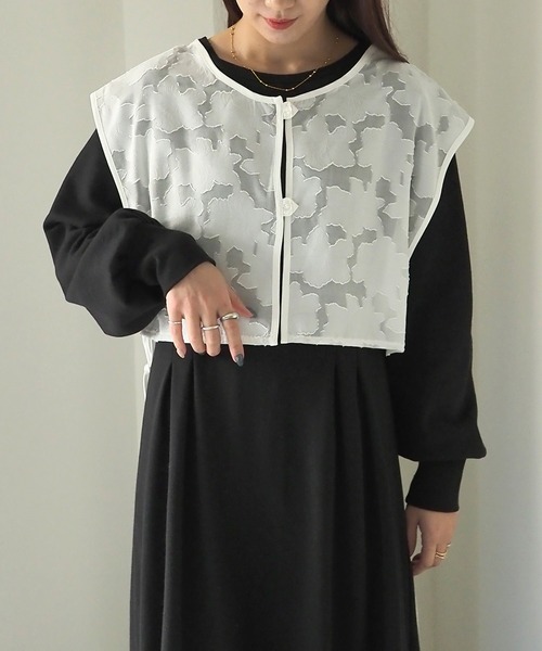 Riberry（リベリー）の「花柄ジャガード前後2WAYビスチェ（ベスト・レディース・ブラック/オフホワイト/キナリ・MEDIUM）」の9枚目の写真