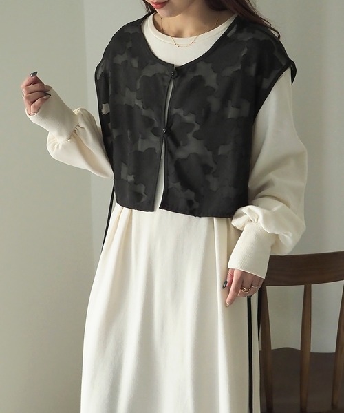 Riberry（リベリー）の「花柄ジャガード前後2WAYビスチェ（ベスト・レディース・ブラック/オフホワイト/キナリ・MEDIUM）」の7枚目の写真