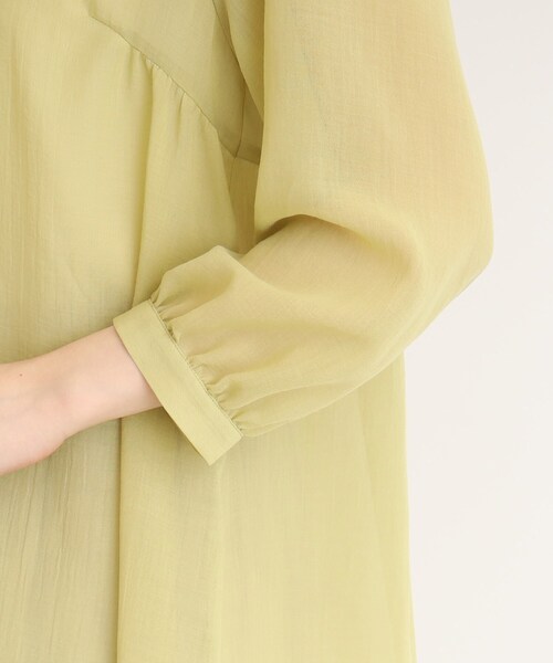 DRESKIP（ドレスキップ）の「◆お袖のボリュームが可愛い！キーネック七分袖ブラウス（チュニック・レディース・ベージュ/レモンイエロー/ネイビー・04/02/03）」の8枚目の写真