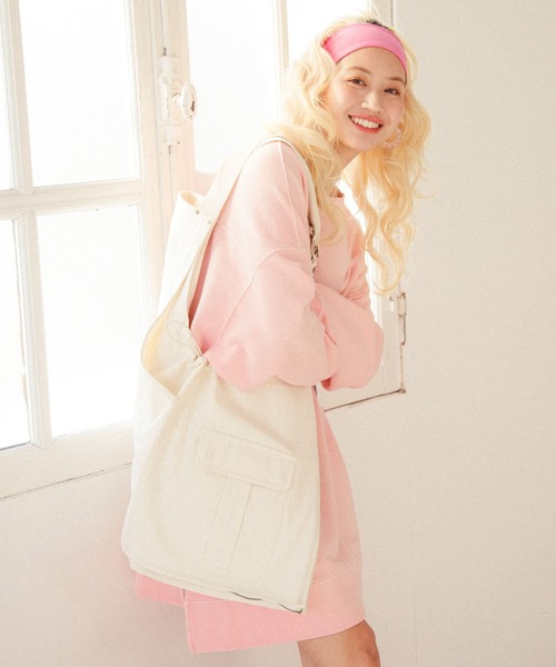 URBAN RESEARCH Sonny Label(アーバンリサーチサニーレーベル)の「Ayakawasakiコラボスウェットチュニック(スウェット・レディース・ブルー系その他/ピンク系その他/イエロー系その他・FREE)」の10枚目の写真