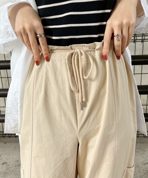 CLEA(クレア)の「メンズライク ミリタリーカーゴワイドパンツ(カーゴパンツ・レディース・ブラック/ピンク/アイボリー・FREE)」の12枚目の写真