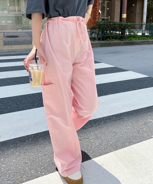 CLEA(クレア)の「メンズライク ミリタリーカーゴワイドパンツ(カーゴパンツ・レディース・ブラック/ピンク/アイボリー・FREE)」の22枚目の写真