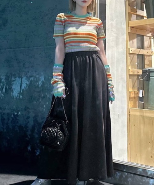 FOREVER 21（フォーエバー トゥエンティーワン）の「アームウォーマーマルチボーダーニット（ニット/セーター・レディース・ブルー/グリーン/レッド・FREE）」の4枚目の写真