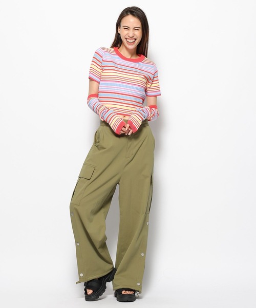 FOREVER 21（フォーエバー トゥエンティーワン）の「アームウォーマーマルチボーダーニット（ニット/セーター・レディース・ブルー/グリーン/レッド・FREE）」の15枚目の写真