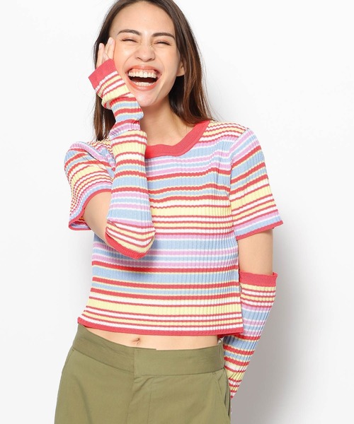 FOREVER 21（フォーエバー トゥエンティーワン）の「アームウォーマーマルチボーダーニット（ニット/セーター・レディース・ブルー/グリーン/レッド・FREE）」の19枚目の写真