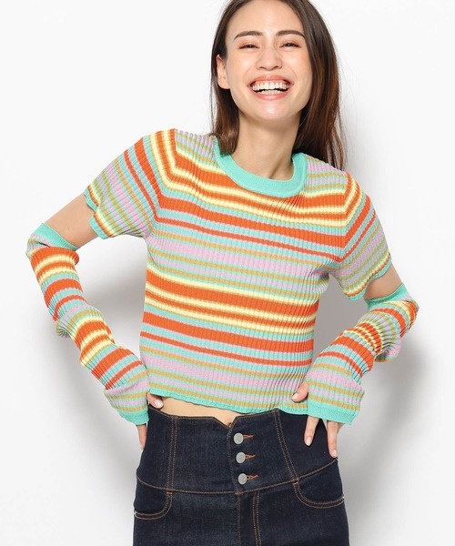 FOREVER 21（フォーエバー トゥエンティーワン）の「アームウォーマーマルチボーダーニット（ニット/セーター・レディース・ブルー/グリーン/レッド・FREE）」の10枚目の写真