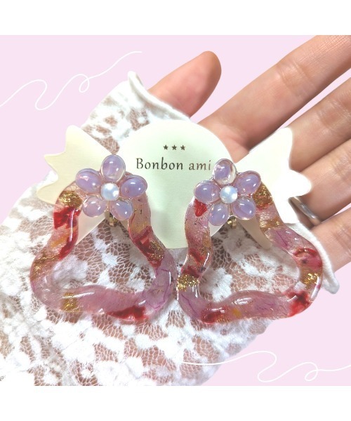 tone(トーン)の「【hazeleyes】大ぶり花吹雪イヤリング(Bonbonami ボンボンアミ)(MA)(イヤリング・レディース・ピンク/ホワイト/オレンジ・FREE)」の5枚目の写真