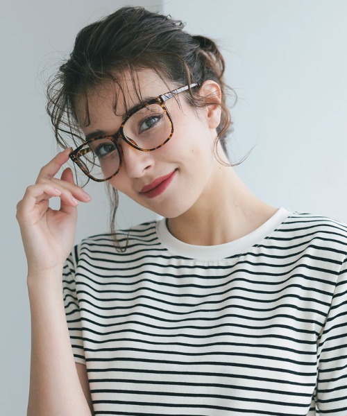 DONOBAN(ドノバン)の「【UVカット率 99%以上】 ボスリントンビッグフレームメガネ(メガネ・レディース・クリアブラウン/ブラウン系その他/ブラック/ブラック系その他・ONESIZE)」の6枚目の写真