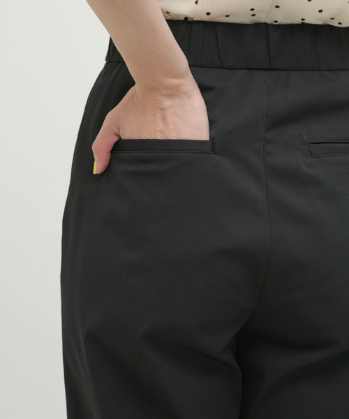NANO universe(ナノユニバース)の「LB.03/MINOTECH(R) ストレッチツイル 撥水タックパンツ(その他パンツ・レディース・オフホワイト/ブラック・S/M)」の15枚目の写真