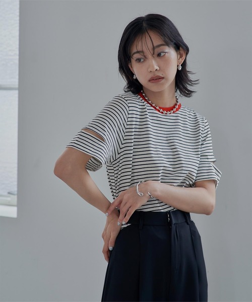 miette（ミエット）の「スリットスリーブボーダーTシャツ（Tシャツ/カットソー・レディース・ブルー/ピンク/ブラック/オフホワイト・FREE）」の2枚目の写真