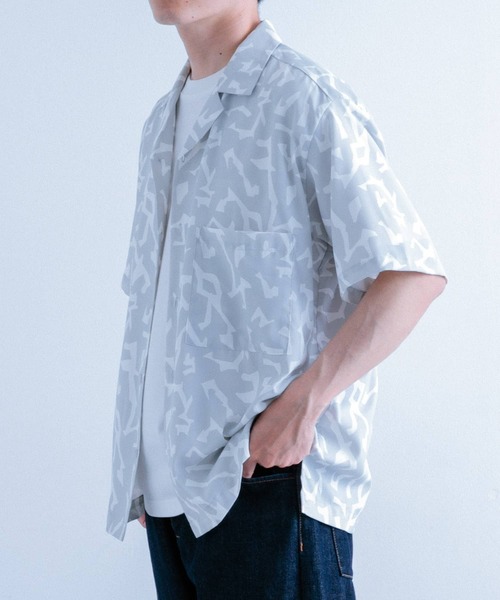 ITEMS URBANRESEARCH（アイテムズ アーバンリサーチ）の「ジオメトリックプリントオープンカラー半袖シャツ（シャツ/ブラウス・メンズ・オフホワイト/グレー/ブラック・LARGE/MEDIUM）」の17枚目の写真