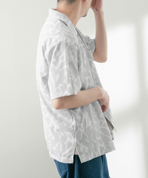 ITEMS URBANRESEARCH（アイテムズ アーバンリサーチ）の「ジオメトリックプリントオープンカラー半袖シャツ（シャツ/ブラウス・メンズ・オフホワイト/グレー/ブラック・LARGE/MEDIUM）」の20枚目の写真