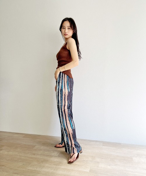 ISOOK(アイスー)の「【ZOZO限定】Random pattern pleated pants / ランダムパターンプリーツパンツ(その他パンツ・レディース・ネイビー・FREE)」の13枚目の写真