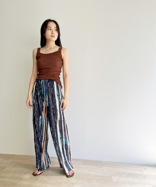 ISOOK(アイスー)の「【ZOZO限定】Random pattern pleated pants / ランダムパターンプリーツパンツ(その他パンツ・レディース・ネイビー・FREE)」の2枚目の写真